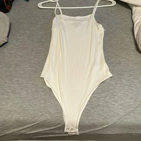 selling white body suit - Picture 1 of 2